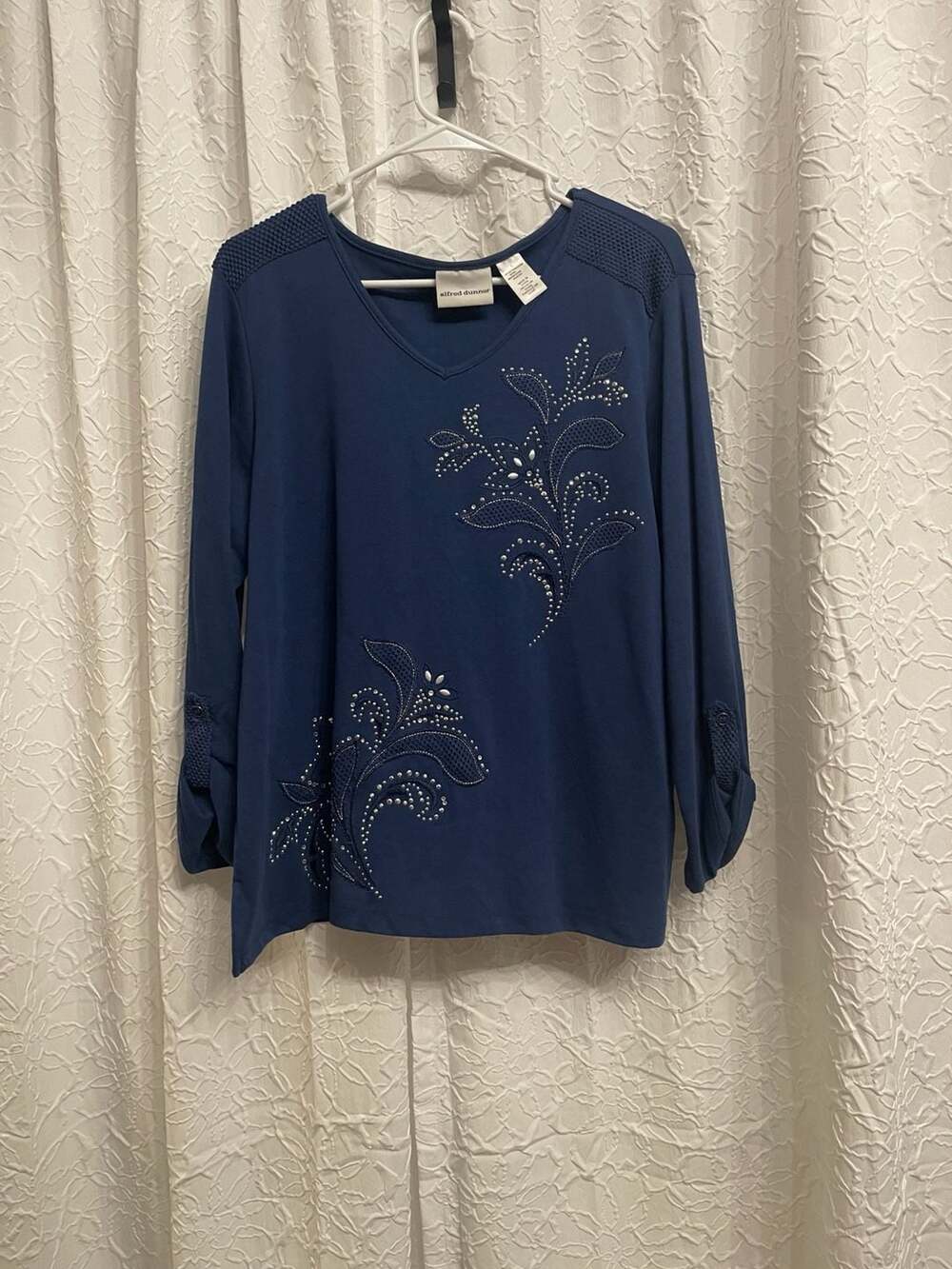 Alfred Dunner Blouse Size L Blue V-Neck Embellished Floral Pullover Top